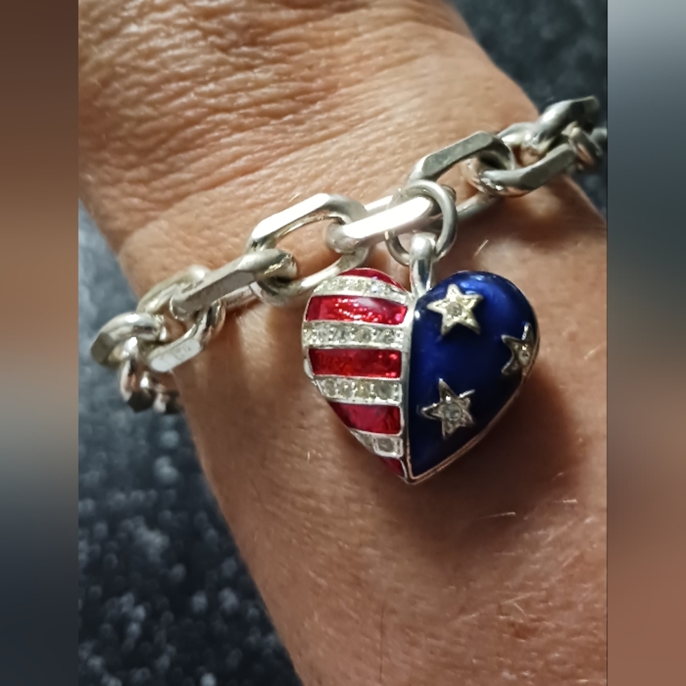 ❤🤍💙Heart Locket Bracelet, 7.5" length